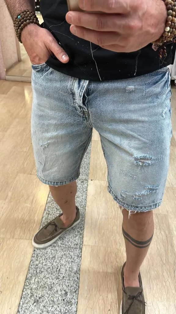 BERMUDA BERNA IN JEANS CON STRAPPI QUASI INVISIBILI COLOR BLU CHIARO ****